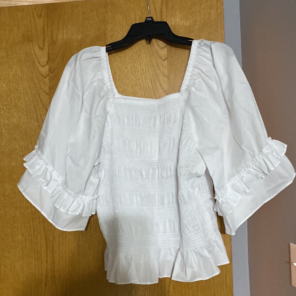 Woman’s Top - Picture 2 of 4